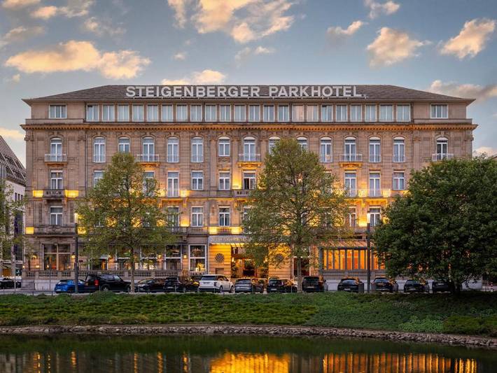 Hotel für 4 Personen, mit Balkon und Terrasse sowie Sauna und Seeblick in Düsseldorf und Umgebung