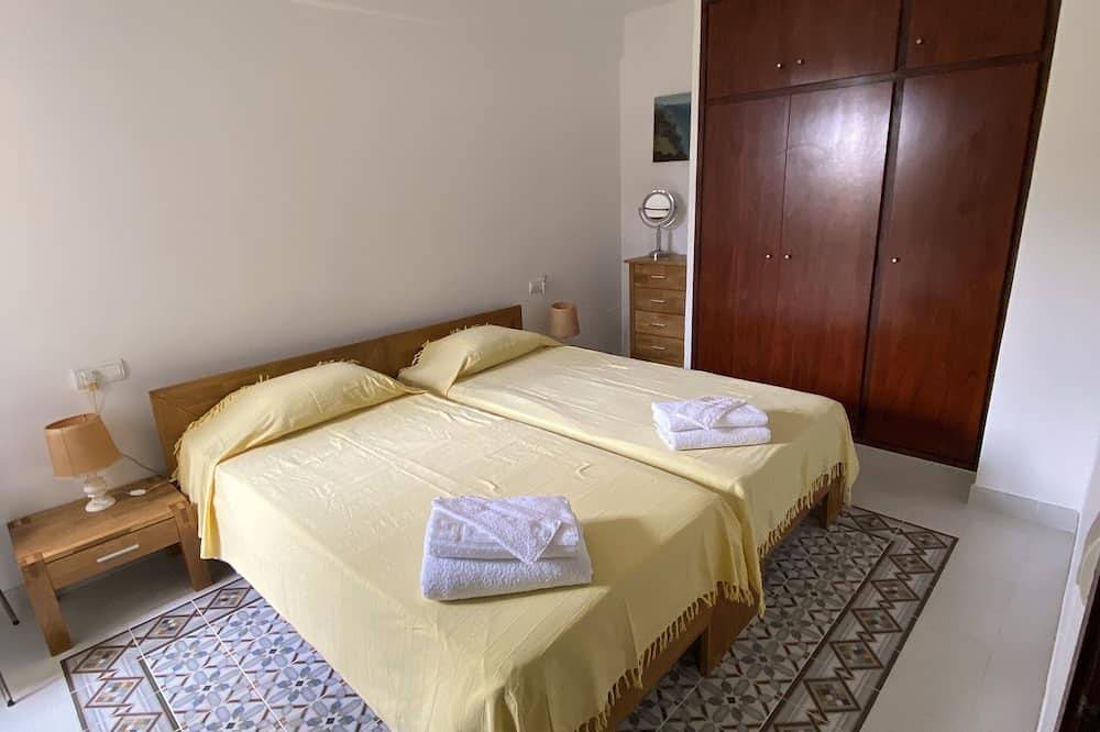 Casa Amandina - Casa con vista al mar con piscina compartida y cancha de tenis in L' Estartit, Estartit