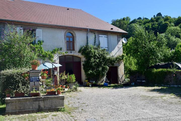 Gîte pour 6 personnes, avec jardin et vue dans La Tour-du-Meix