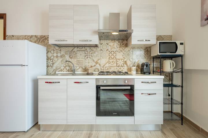 Entire apartment, Apartment 'Il Decimomiglio' with Balcony in Decimomannu, Campidano