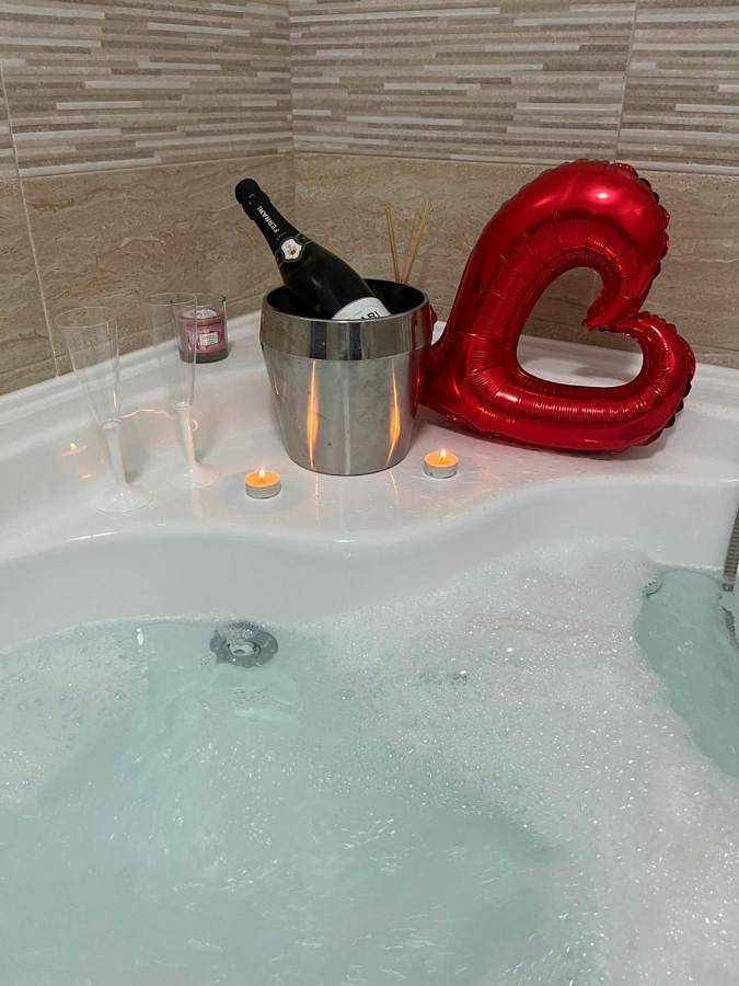 B&b per 2 persone, con Idromassaggio e Giardino a Montalto Uffugo