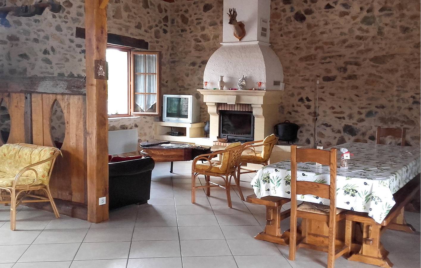 Charmant appartement de 2 chambres avec piscine, jardin et parking près de Saint-Mesmin in Saint-Mesmin (Dordogne), Périgord Vert