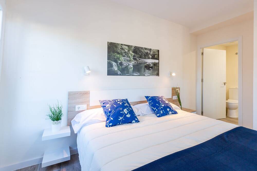 Entire apartment, Mirador De La Muralla-Betanzos-Galicia(Apartamento Panorámico con balcón) in Betanzos, Galician Coast