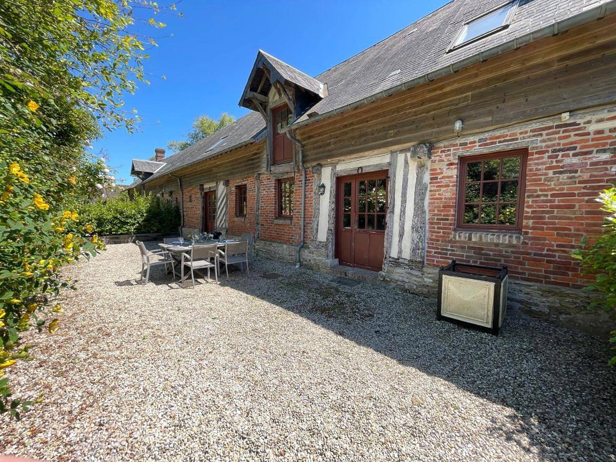 Les écuries à 12 mn de Cabourg in Goustranville, Région de Lisieux
