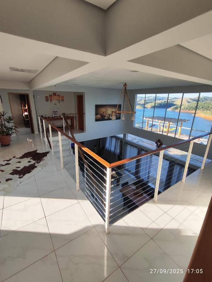 Casas e apartamentos de temporada para 20 pessoas, com vista e piscina e ainda balcão and jardim, com animais de estimação em Santa Branca