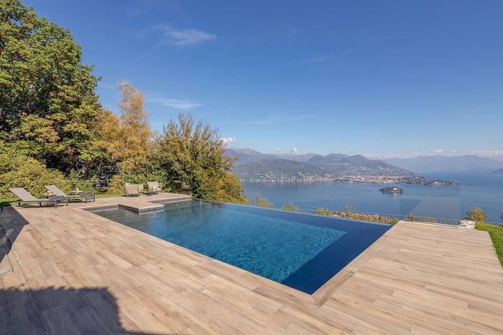 Villa für 8 Personen, mit Garten und Balkon sowie Whirlpool am Lago Maggiore - 4