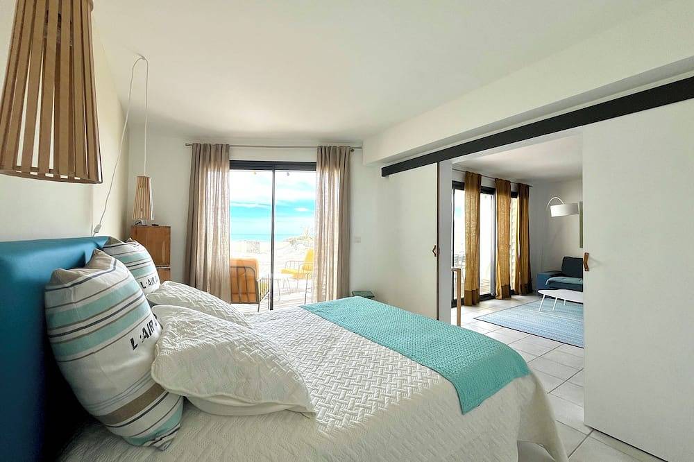 Entire apartment, Carnon Beach Sand: Terrace and garden on the beach, air conditioning, Wifi in Carnon-Plage, Mauguio