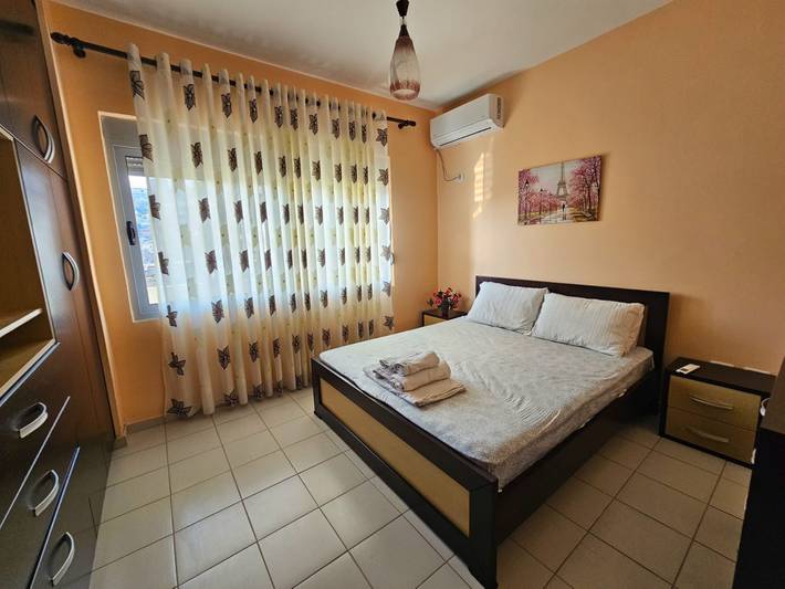 Ganze Ferienwohnung, Ferienwohnung für 6 Personen mit Balkon in Sarandë, Vlorë
