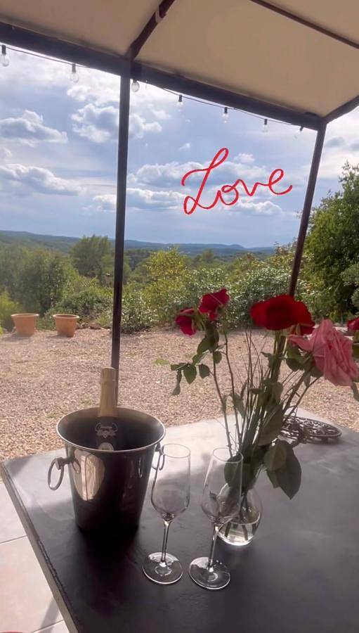 Chambre d’hôte pour 2 personnes, avec jardin ainsi que vue et piscine à Entrecasteaux - 2