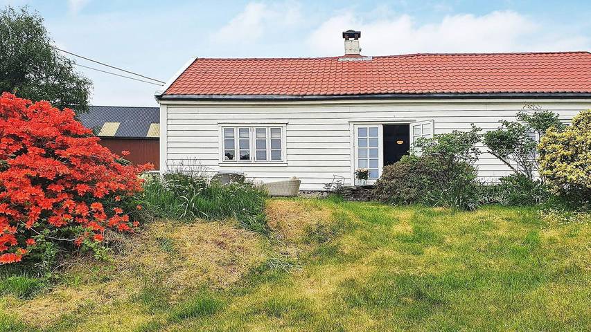 Ferienhaus für 7 Personen, mit Garten in Austrheim