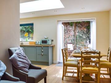 Holiday Rental for 6 People in Merseyside, Photo 4