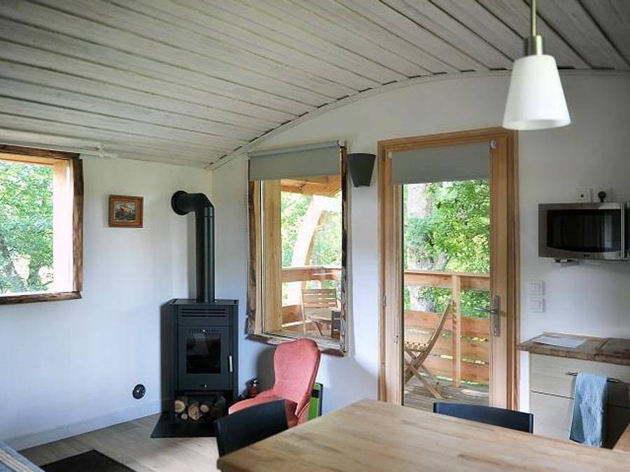 Camping Le Val Vert en Berry - Chalet 2 personas - Cabaña ecológica de madera con instalaciones sanitarias (puede alojar hasta 4 personas por un cargo adicional en el camping) in La Châtre, Región de La Châtre