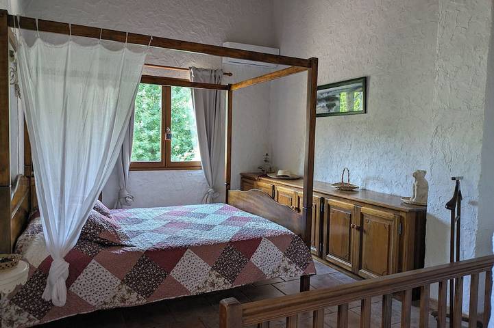 Location de vacances pour 8 personnes, avec jardin ainsi que jacuzzi et terrasse à Correns - 2