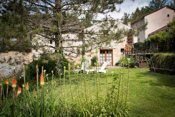 Gîte pour 4 personnes, avec jardin et terrasse à Chiré-en-Montreuil