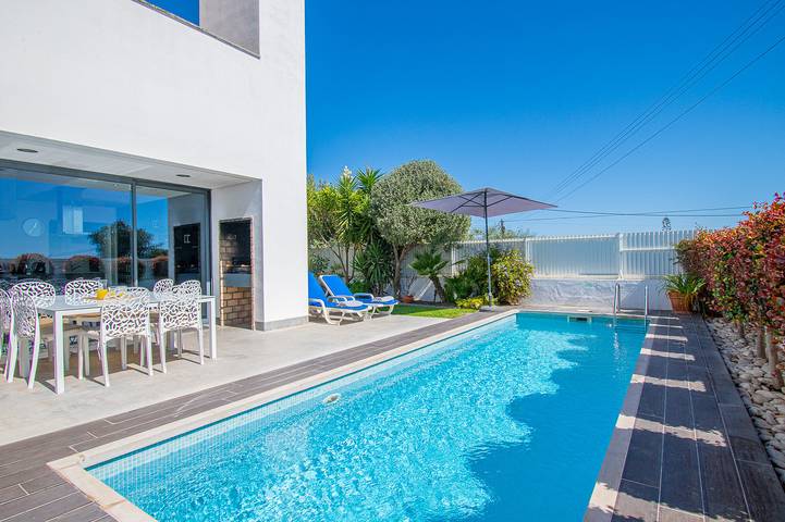 Villa pour 8 personnes, avec terrasse et jardin à Carvoeiro