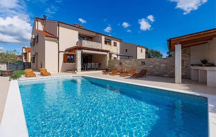 Ferienhaus für 8 Personen, mit Terrasse und Pool - 1