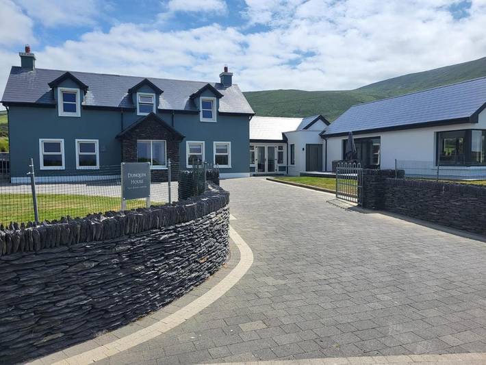 Bed & breakfast for 2 people, with Terrace and Garden as well as View in Dingle Peninsula