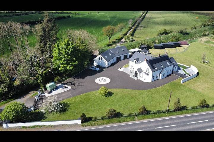 Bed & breakfast for 14 people, with hot tub in Northern Ireland