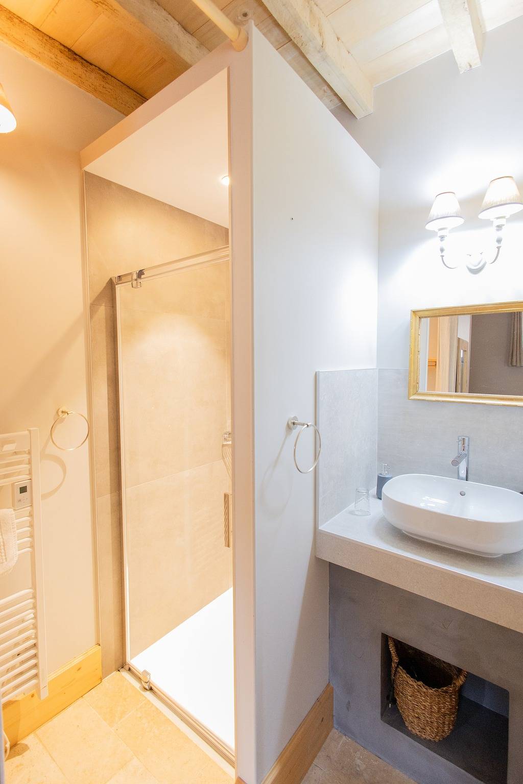 Chambre d’hôtes « Camille » avec piscine partagée, Wi-Fi et climatisation in Verfeil, Haute-Garonne