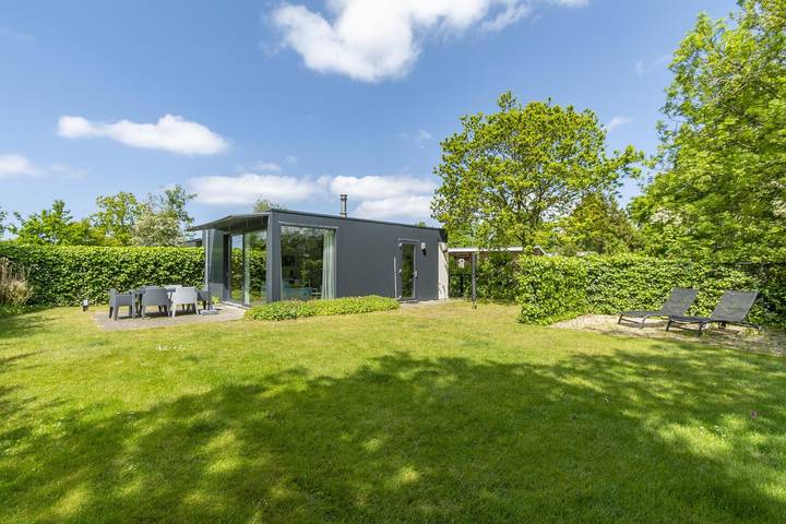 Vakantiehuis voor 7 personen, met terras en tuin in Sint Maartensvlotbrug