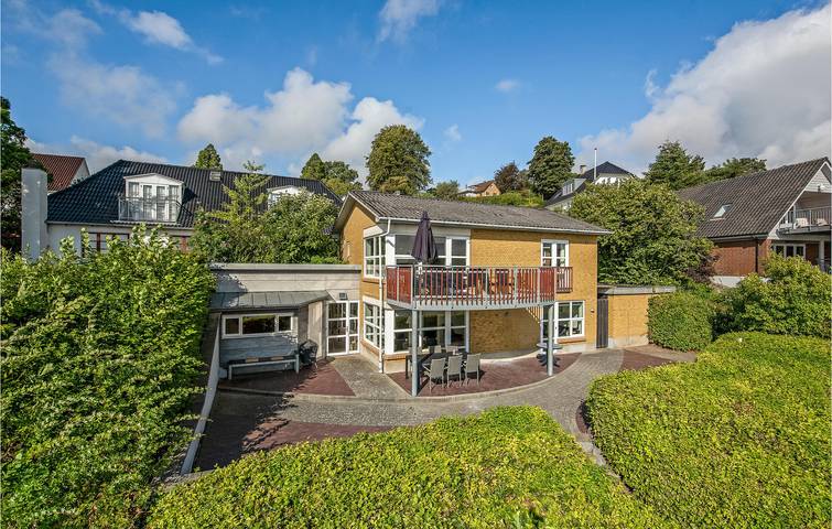 Ferienhaus für 8 Personen, mit Terrasse und Sauna sowie Garten und Whirlpool in Kruså - 2