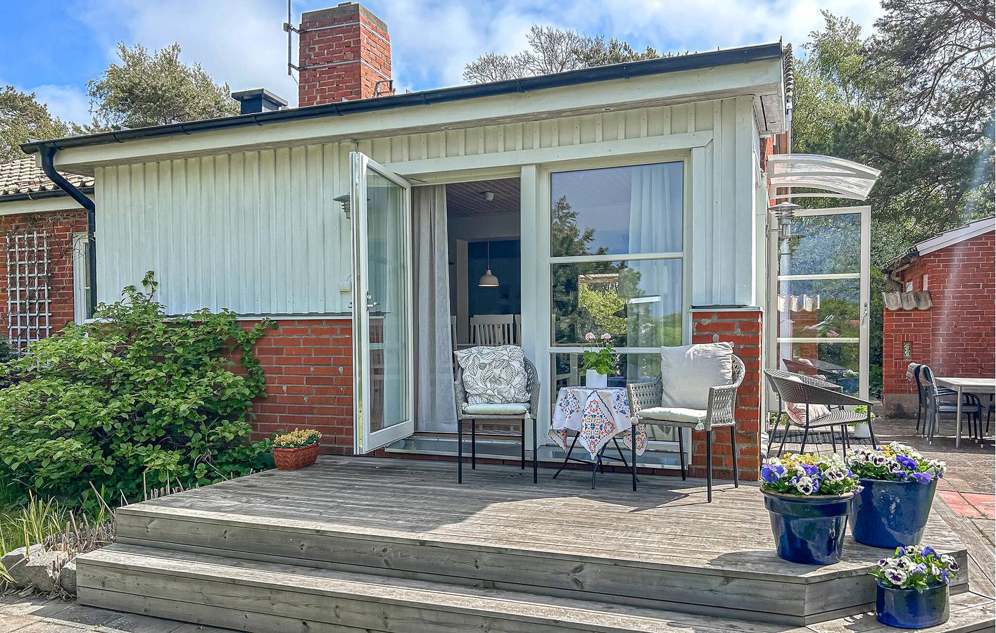Hus för 4 Personer, med trädgård samt terass och bubbelpool