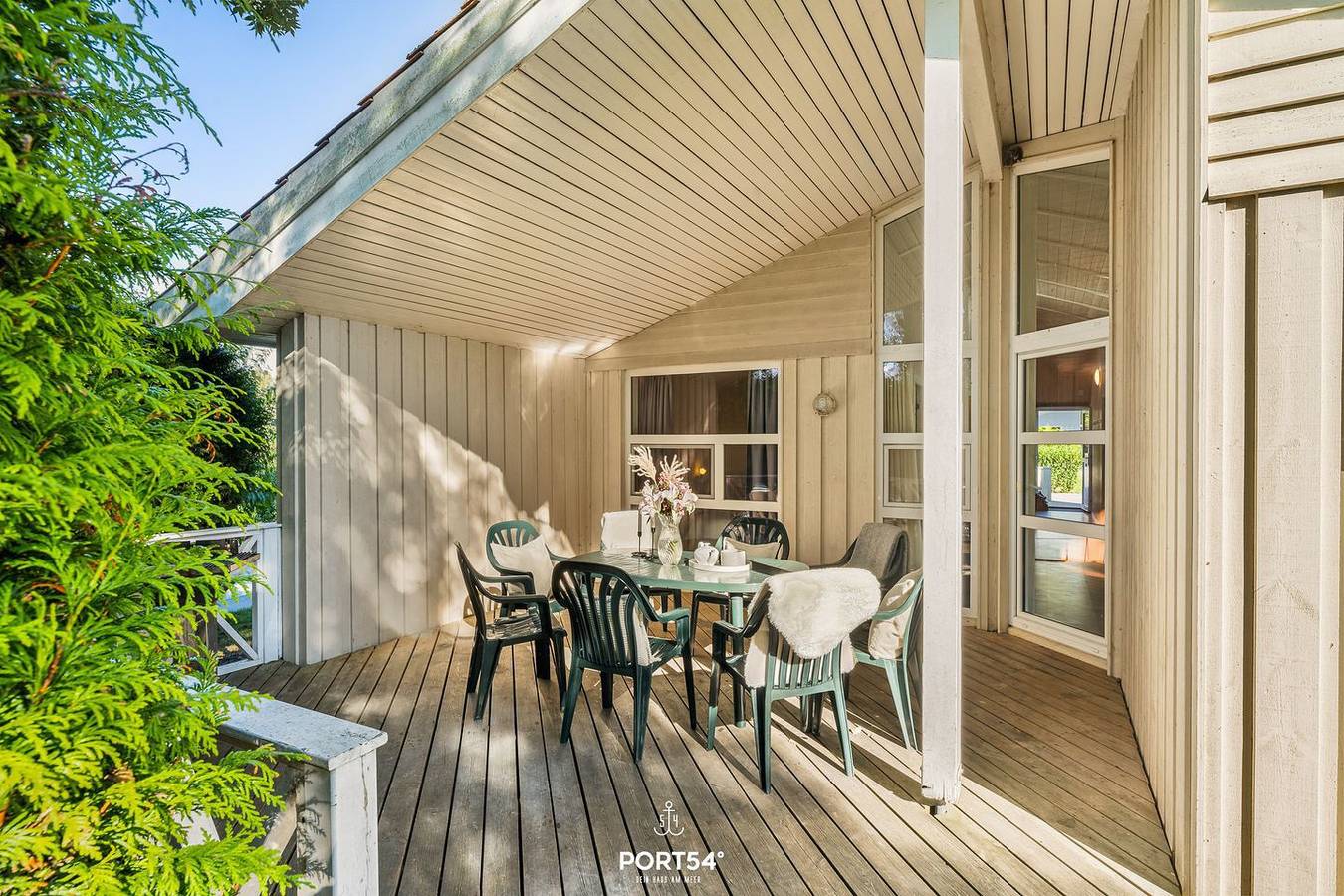 Hellig Hus am Strand - Whirlwanne, finn. Sauna, 2 Duschen, Kaminofen, Terrasse in Schönhagen, Brodersby
