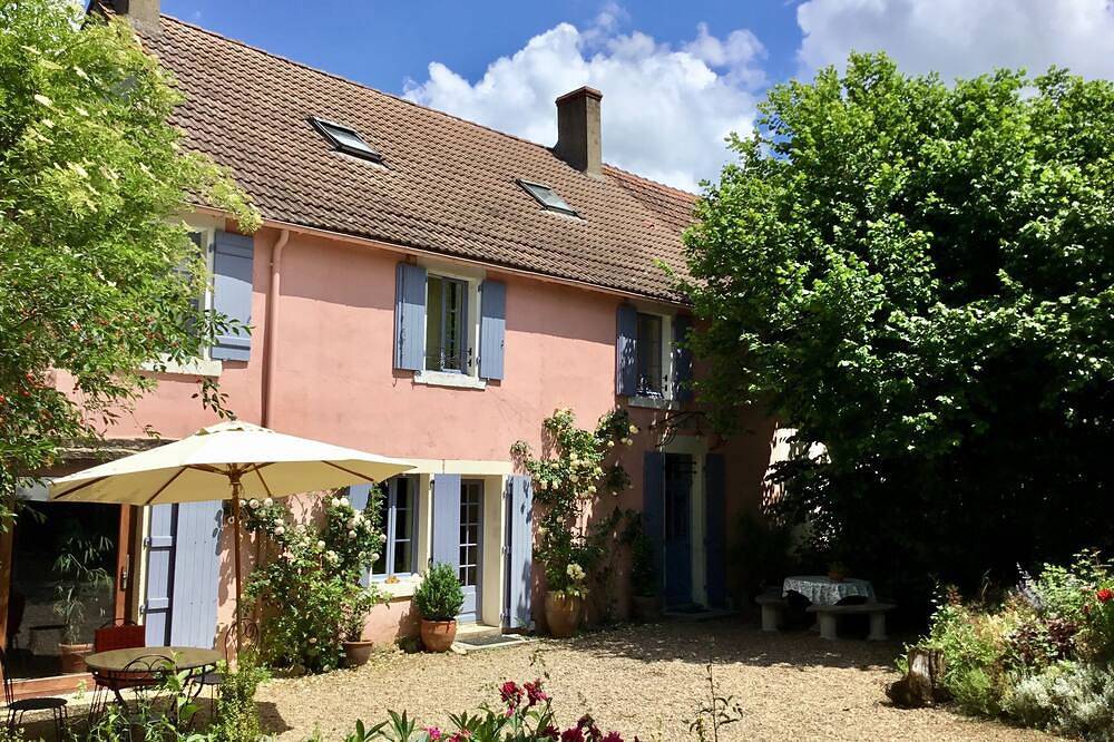 Attractive holiday home in central France in Tranzault, La Châtre und Umgebung
