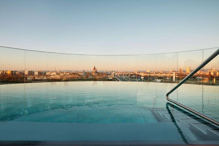 Apartahotel para 3 personas, con terraza además de sauna y piscina, Se admiten mascotas en Viena