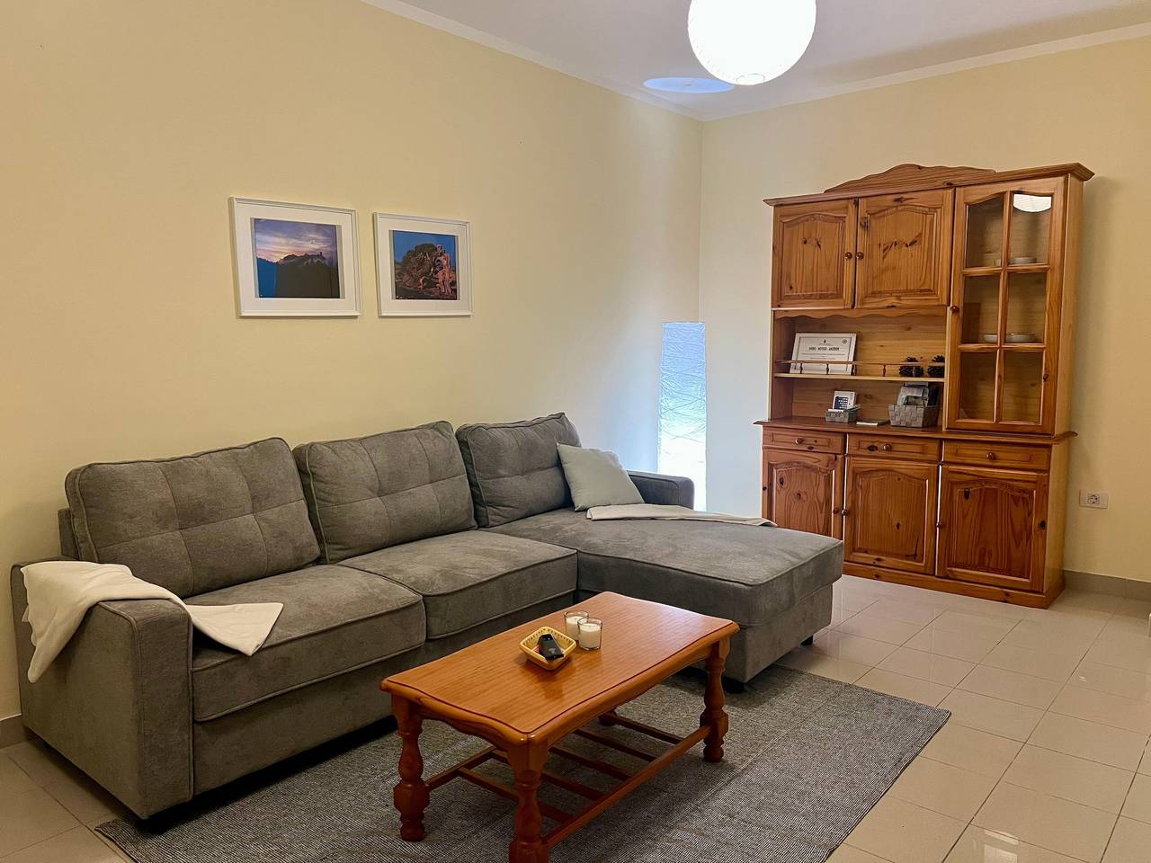 Apartamento entero, Apartamento vacacional 'Marianne Mirador' con piscina, terraza compartida y Wi-Fi in Bajamar , San Cristóbal de La Laguna
