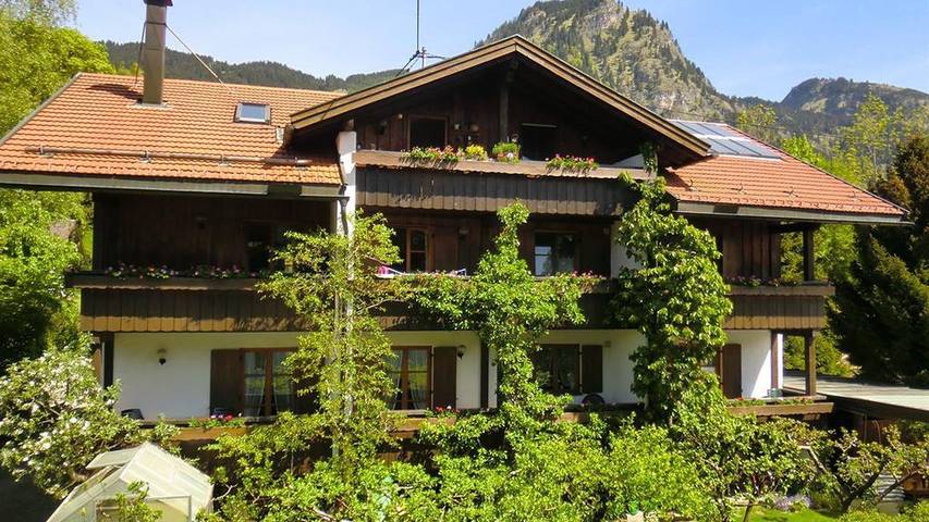 Ferienwohnung für 2 Personen, mit Balkon und Garten, kinderfreundlich in Bad Hindelang
