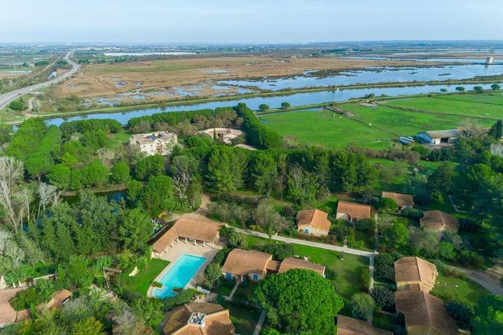 Hôtel pour 3 personnes, avec jardin et piscine, animaux acceptés