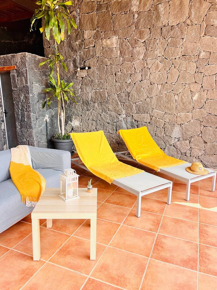 Apartamento entero, Vacaciones 'La Majada De Machín' con vistas al mar, Wi-Fi y aire acondicionado in Tías, Lanzarote