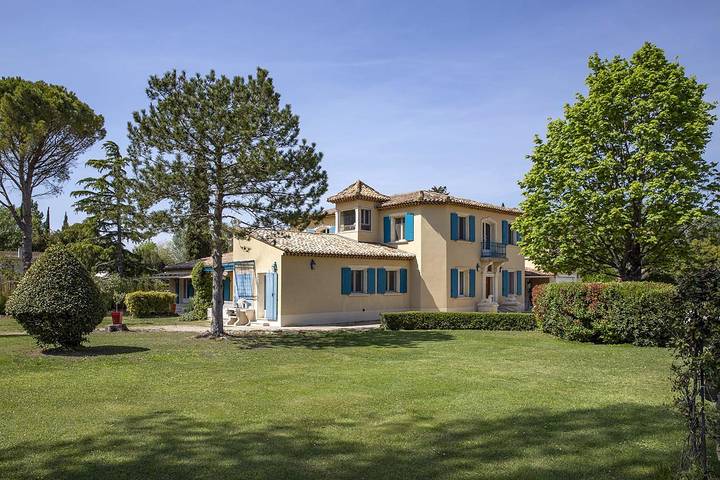 Chambre d’hôte pour 2 personnes, avec jardin et piscine ainsi que jacuzzi et sauna