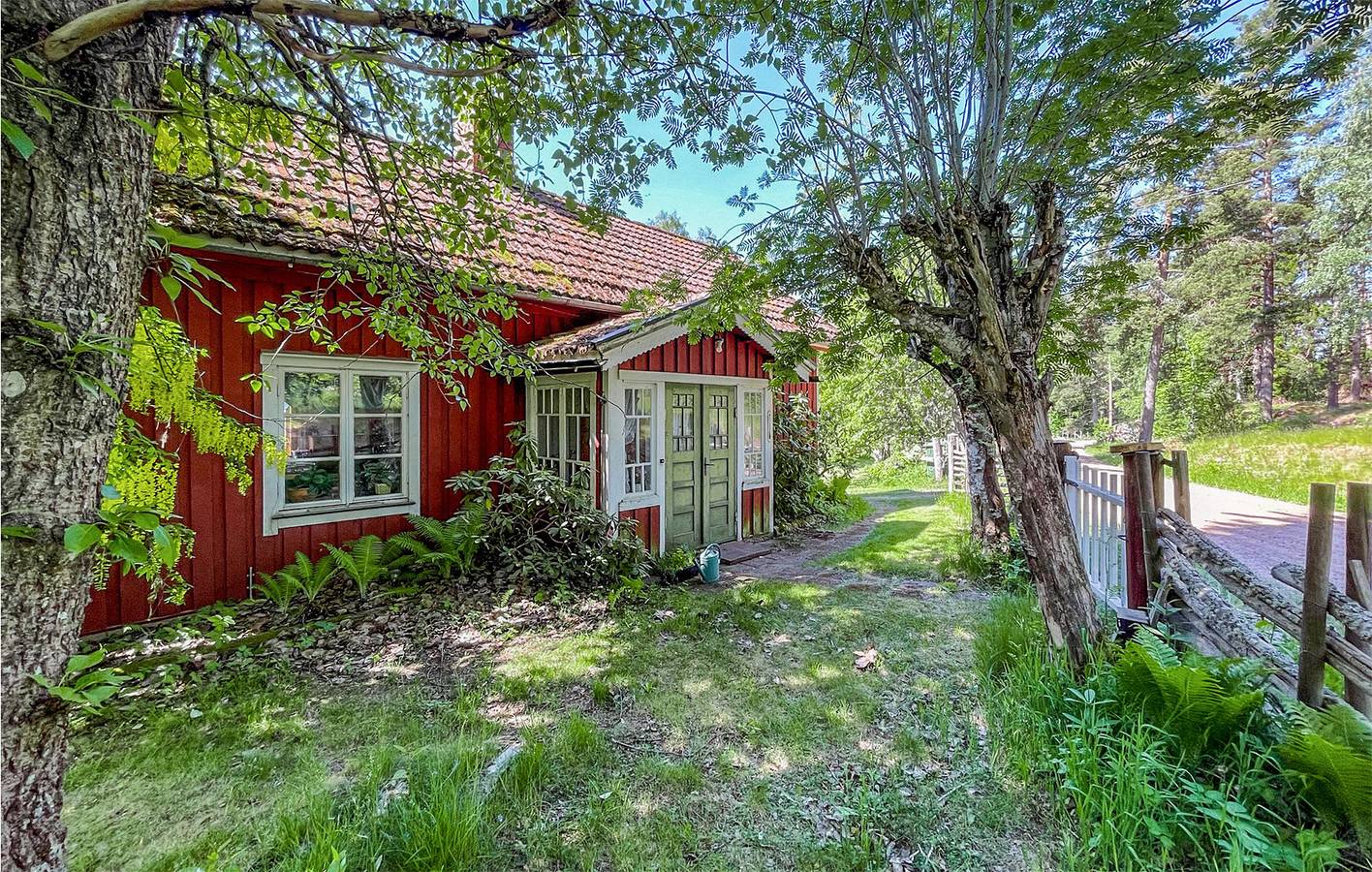 Hus för 7 Personer med trädgård in Ydre