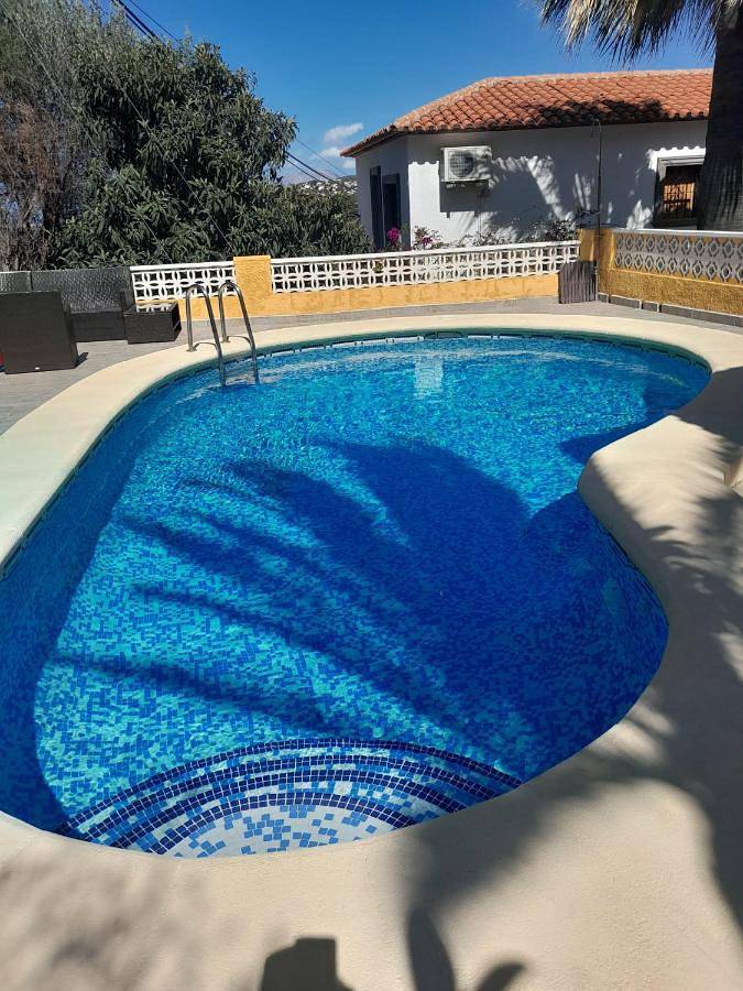 Casa rural para 8 personas, con vistas además de jardín y piscina en Orba - 3