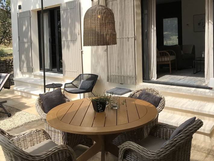 Location de vacances pour 4 personnes, avec piscine ainsi que terrasse et jardin à Cabrières-d'Avignon - 2