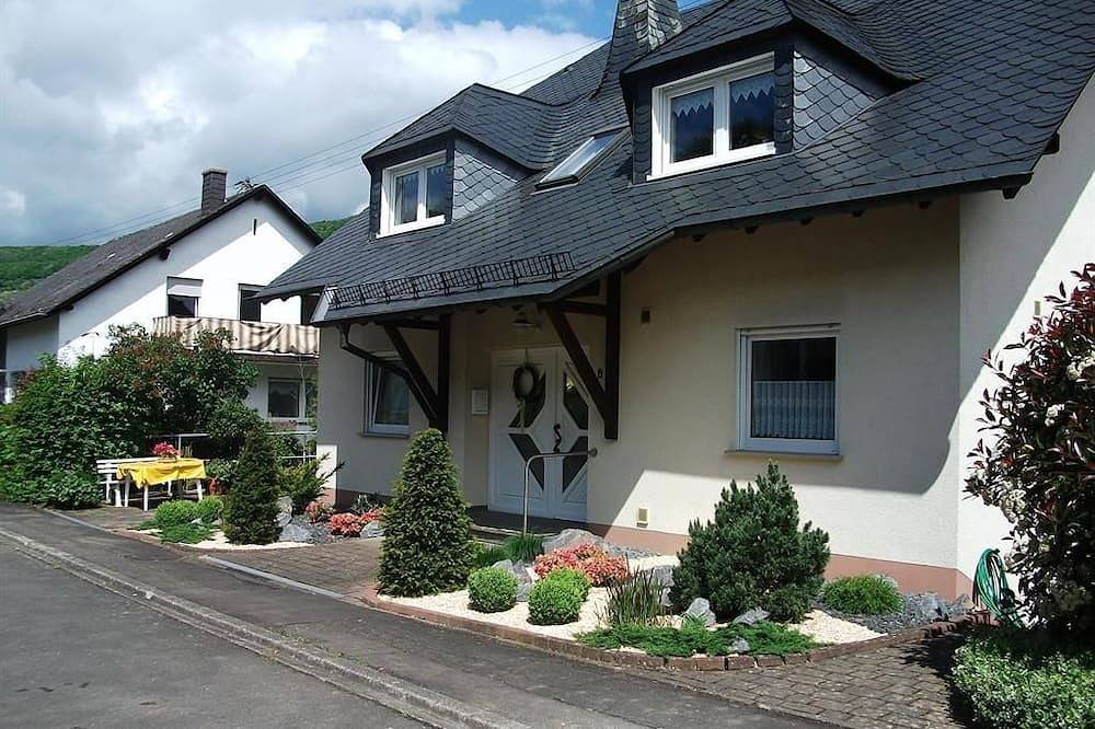 Geheel appartement, Appartement met 2 slaapkamers, bijgebouw, Riesling - Schier, Appart-Pension in Zell Stadt (Mosel), Zell (Cochem-Zell)