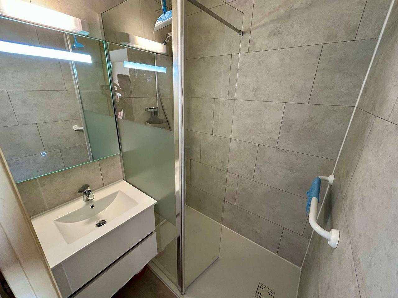 Ganze Wohnung, Ferienwohnung für 6 Personen, nur wenige Schritte vom Strand entfernt in Saint-Georges-de-Didonne, Côte de Beauté