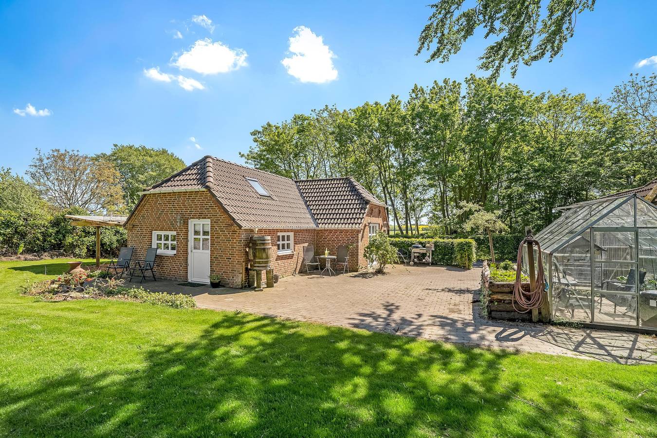 Charming holiday home in quiet surroundings on Thyholm. in Thyholm, Oddesund