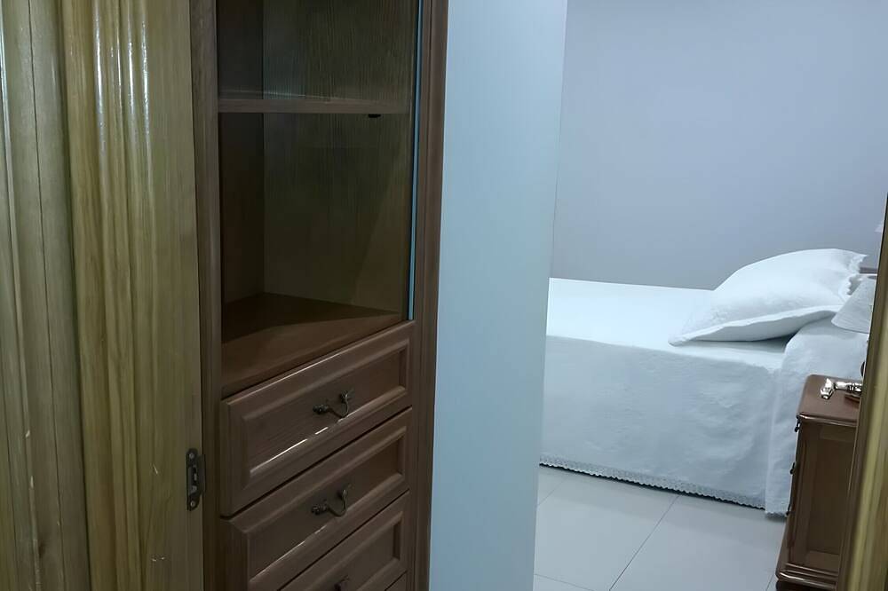 Entire apartment, Apartment 'El Fondón 2' in Cangas de Onís – Central, Pet-Friendly, Step-Free Access in Cangas de Onís, Asturias Province