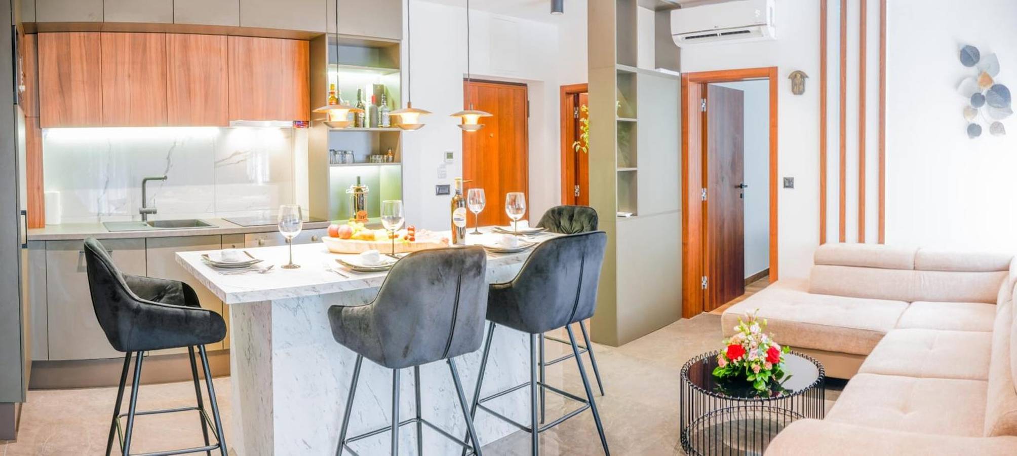 Ganze Ferienwohnung, Modern apartment with balcony in the center in Dalmatinisches Zagora