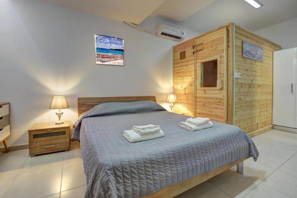Fabulous Sea view Villa with big luxury Jacuzzi in Protaras, Protaras Villa 1676 in Protaras, Chipre Sur