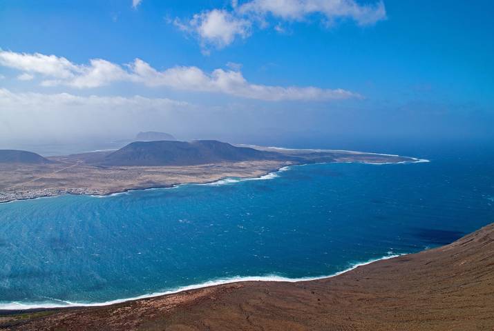 Casa vacanze "El Sombrerito 4" con terrazza e Wi-Fi in La Graciosa, Parque Natural Archipiélago Chinijo