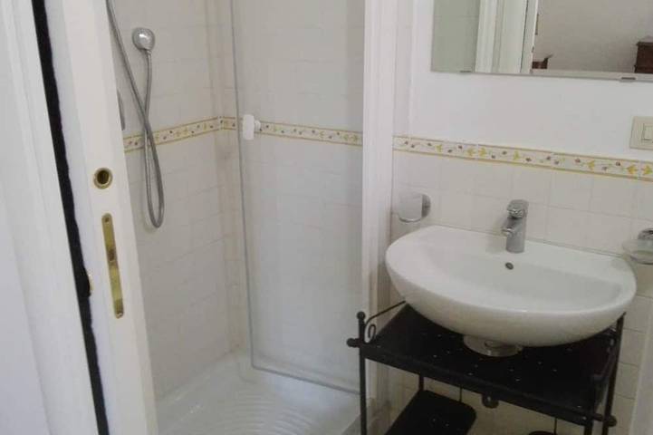 Entire apartment, Charming 2-bedroom house with Wifi, Ac in serene Meta in Meta, Sorrento Coast