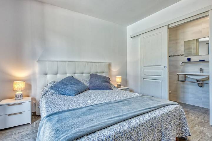 Location de vacances pour 12 personnes, avec piscine et jardin à Vensac - 4