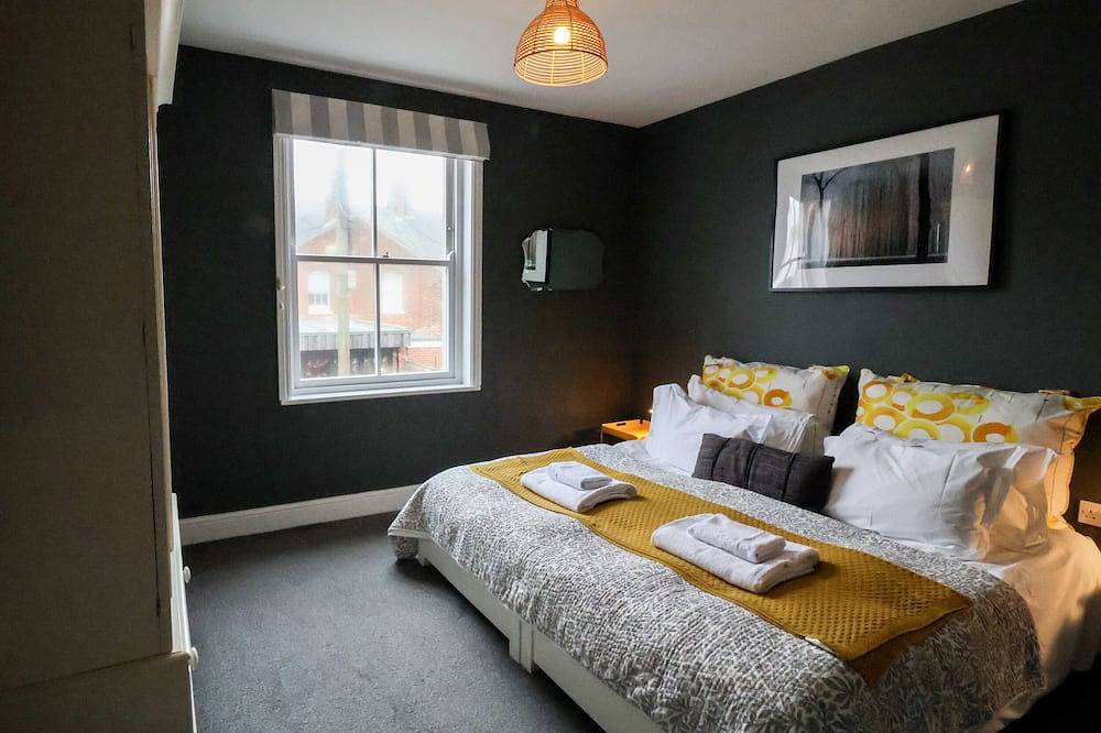 Osprey, pet friendly, luxury holiday cottage in Southwold in Southwold, Waveney