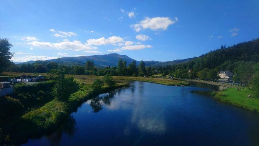 Gîte pour 4 personnes, avec vue et balcon à Callander