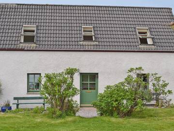 Vacation Rental for 4 Guests in Loch Hourn, Highlands, Picture 1