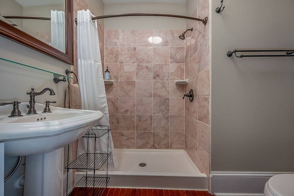 Bonnie Haven | Historic 10 Br Home in Downtown Hendersonville in Hendersonville, Henderson County (NC)